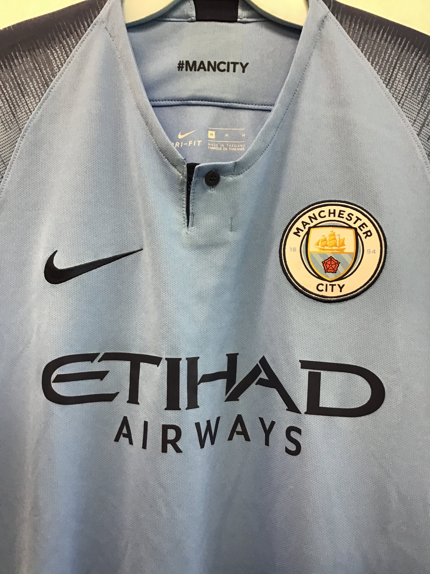 Nike Manchester City Authentic 2017 Jersey, Size M