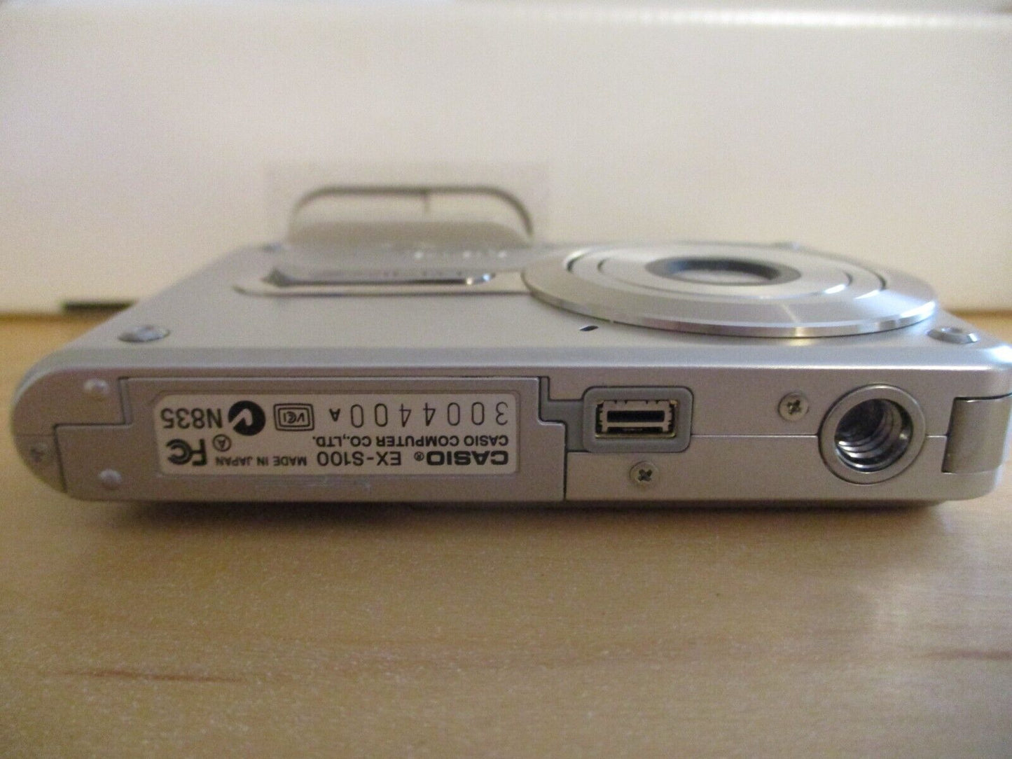 Casio EXILIM EX-S100 3.2 MP Digital Camera New in Original Box